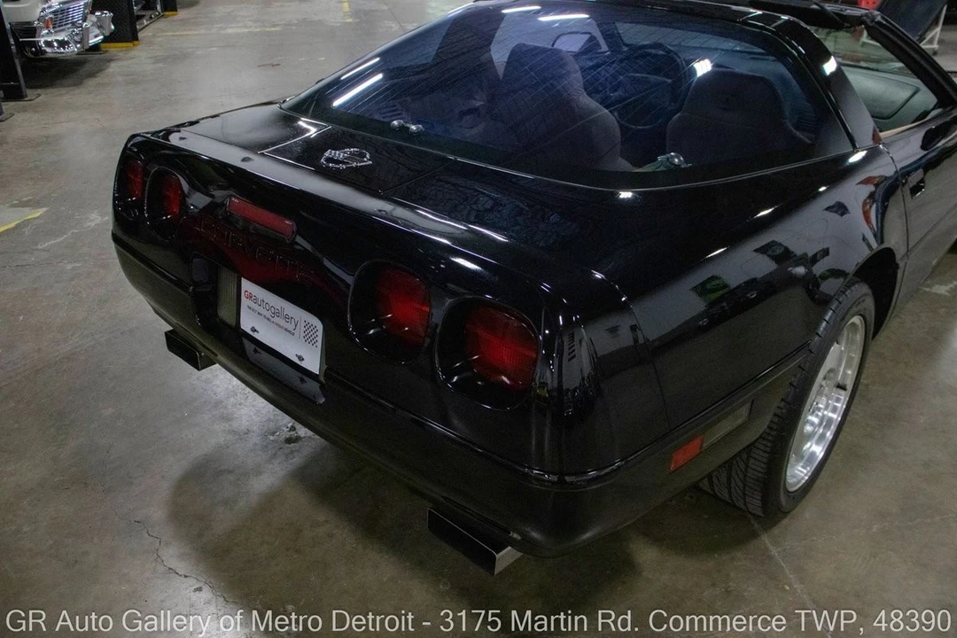 1996 Chevrolet Corvette C4 - Image 16 of 31