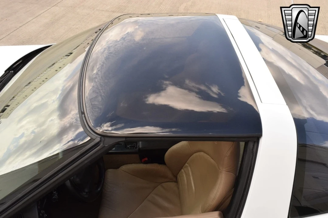 1996 Chevrolet Corvette C4 - Image 10 of 12