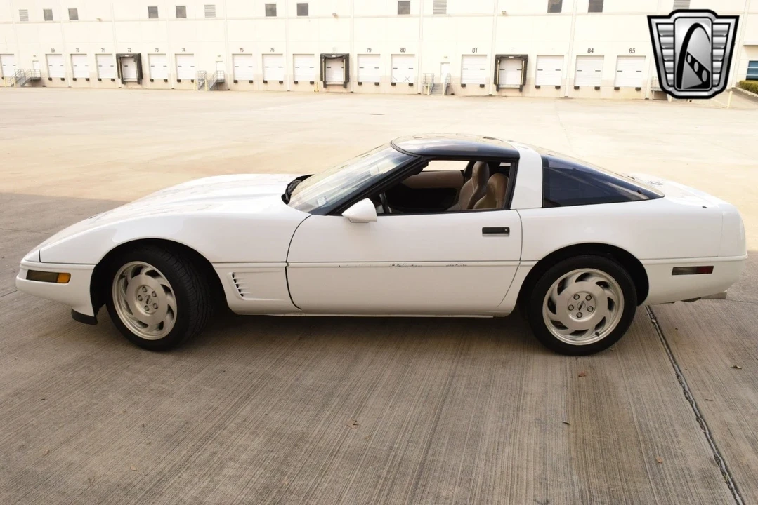 1996 Chevrolet Corvette C4 - Image 3 of 12