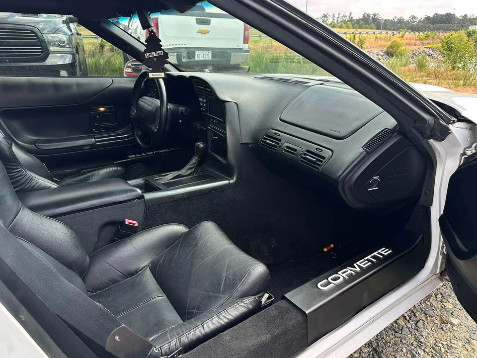 1996 Chevrolet Corvette C4 - Image 15 of 16