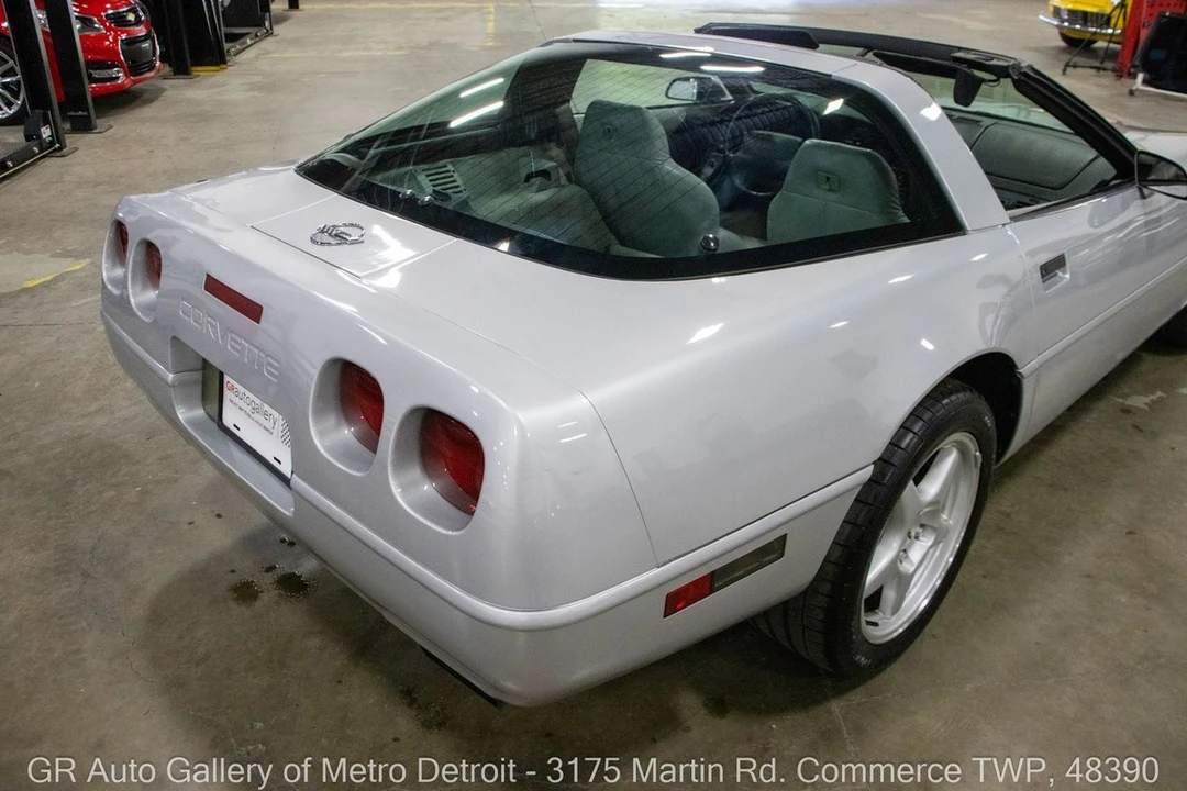 1996 Chevrolet Corvette C4 - Image 16 of 31