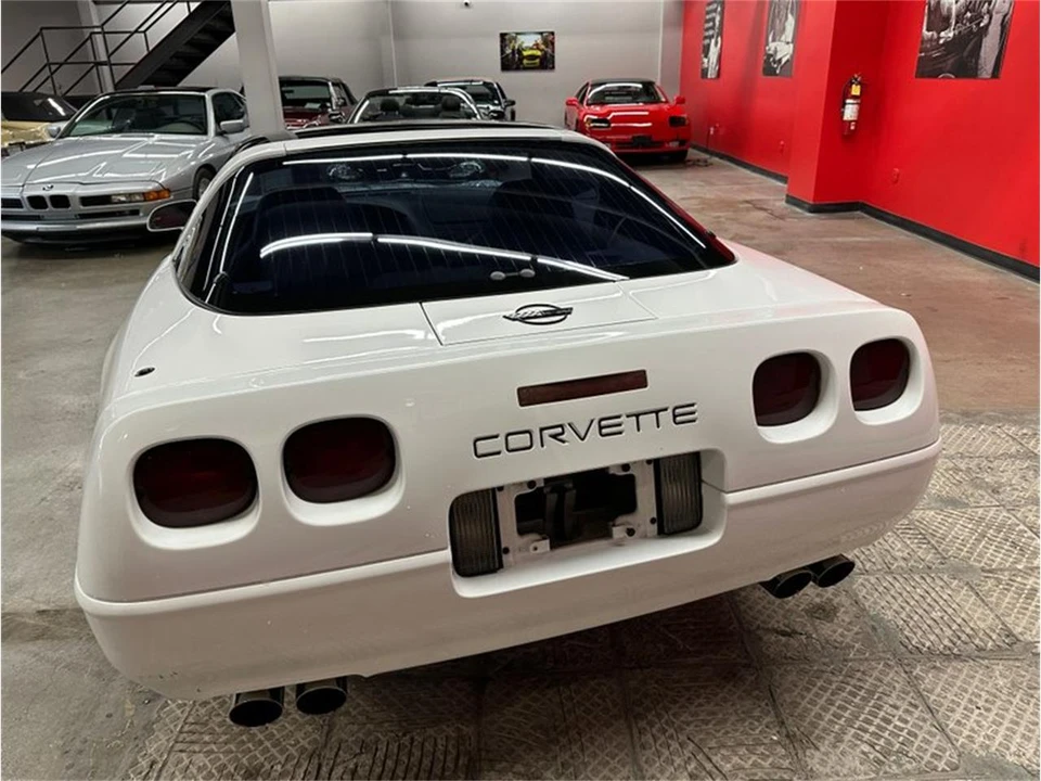 1996 Chevrolet Corvette C4 - Image 17 of 31