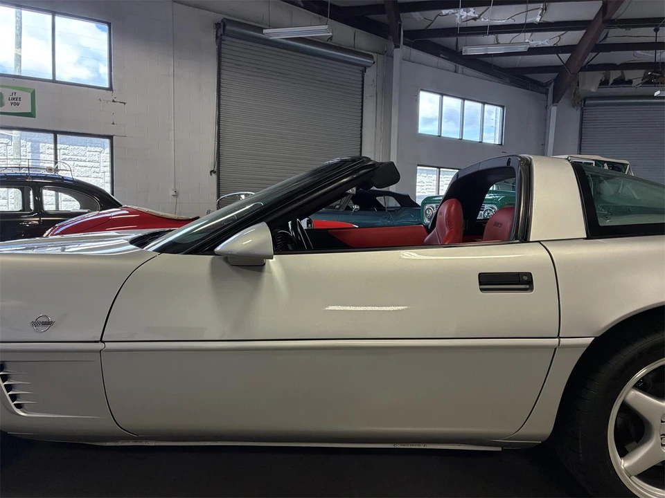 1996 Chevrolet Corvette C4 - Image 19 of 31