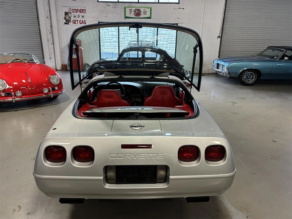 1996 Chevrolet Corvette C4 - Image 24 of 31
