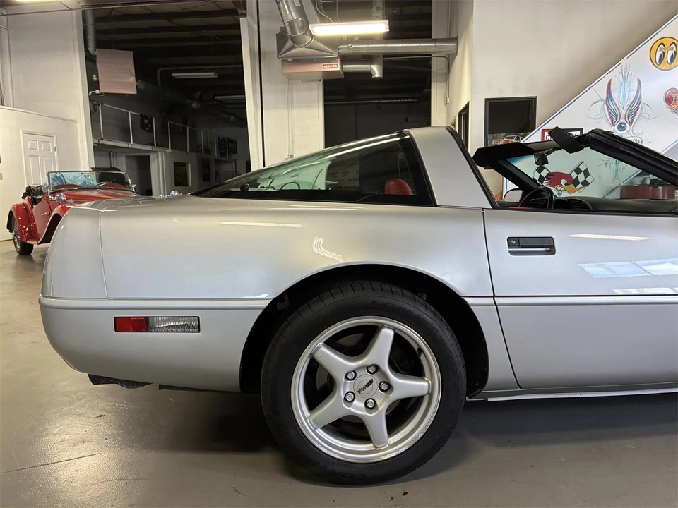 1996 Chevrolet Corvette C4 - Image 26 of 31