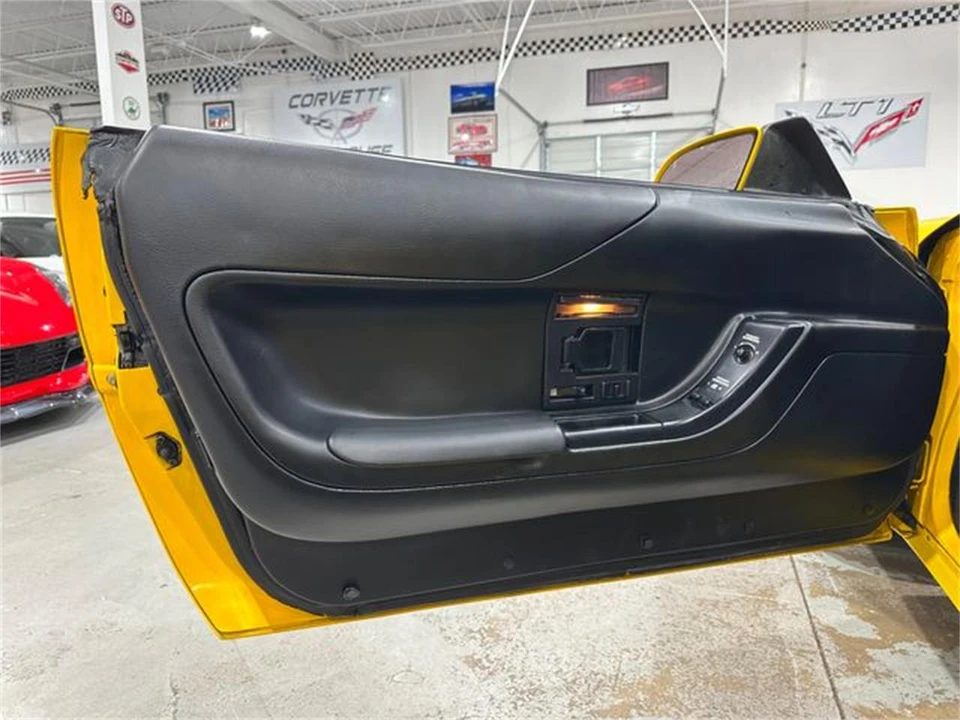 1996 Chevrolet Corvette C4 - Image 12 of 30