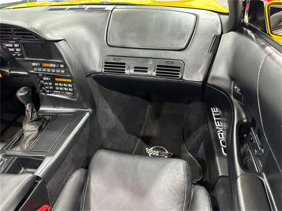 1996 Chevrolet Corvette C4 - Image 23 of 30