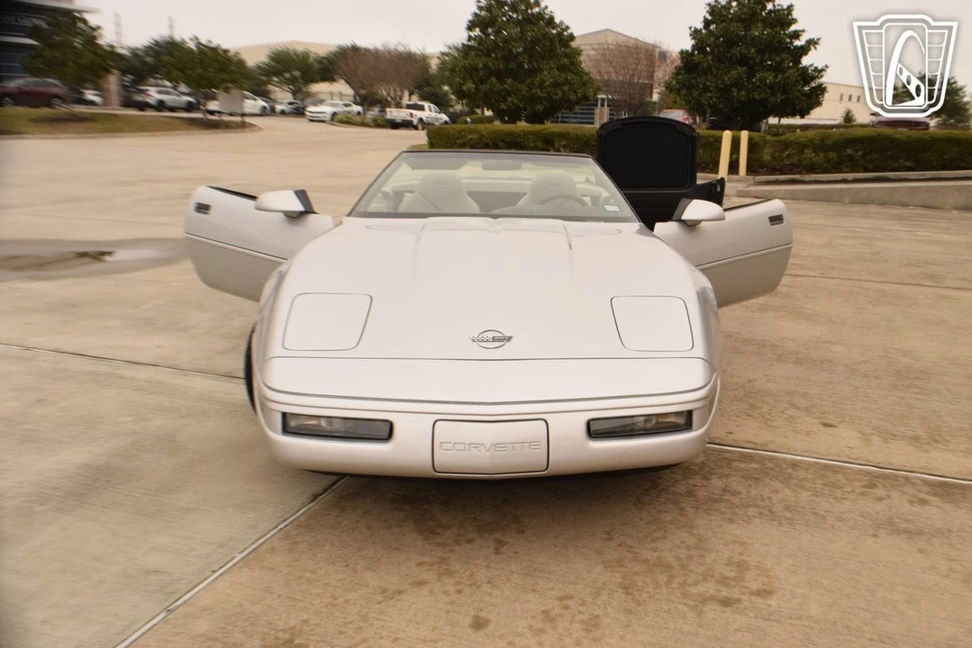 1996 Chevrolet Corvette C4 - Image 8 of 12