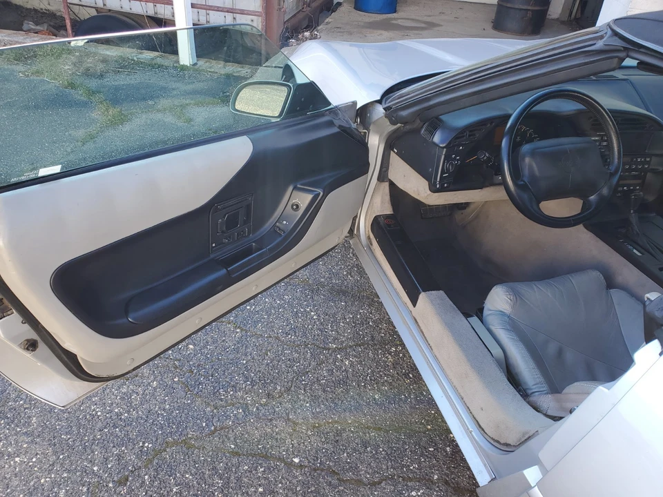 1996 Chevrolet Corvette C4 - Image 19 of 23