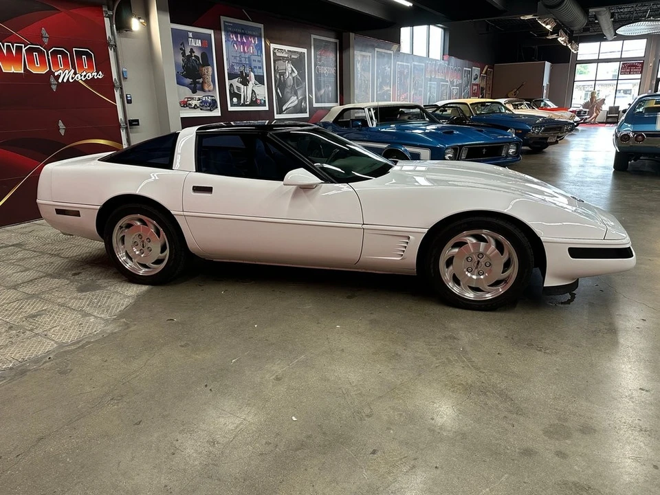 1996 Chevrolet - Image 10 of 31