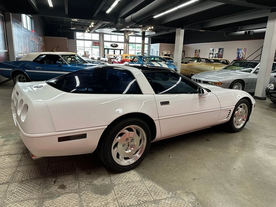 1996 Chevrolet - Image 11 of 31