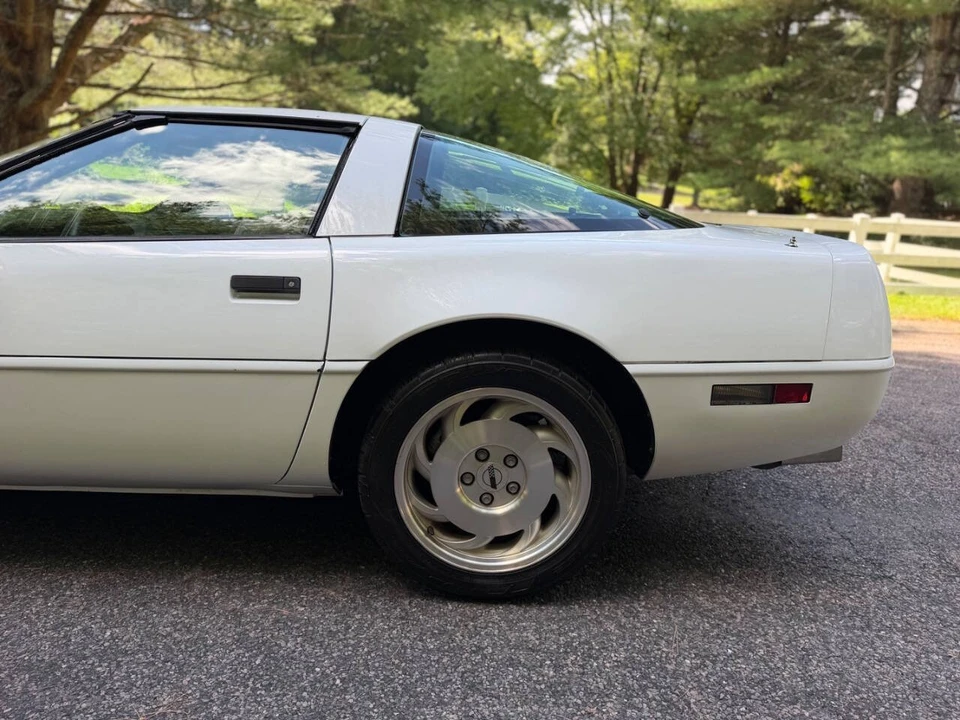 1996 Chevrolet Corvette C4 - Image 8 of 31