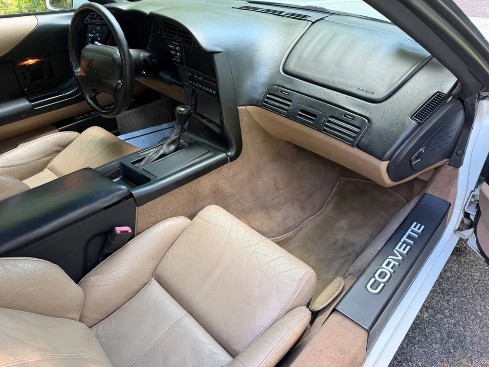 1996 Chevrolet Corvette C4 - Image 27 of 31