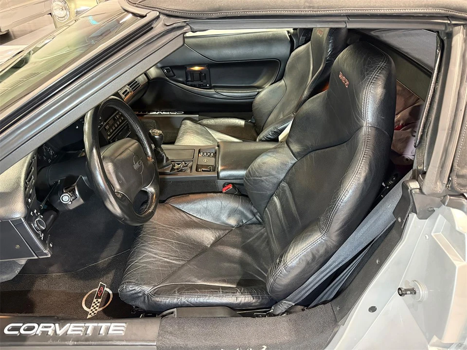 1996 Chevrolet Corvette C4 - Image 27 of 31