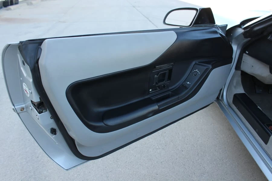 1996 Chevrolet Corvette C4 - Image 17 of 25
