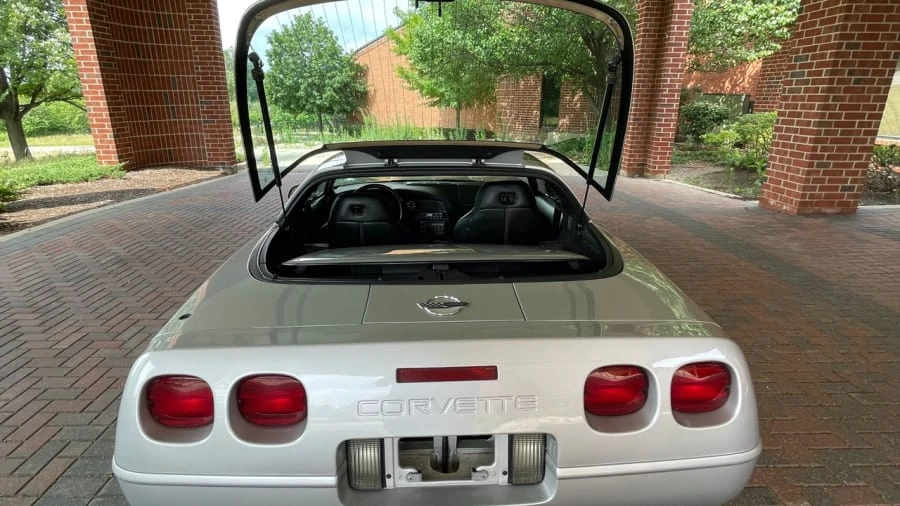 1996 Chevrolet Corvette C4 - Image 14 of 25