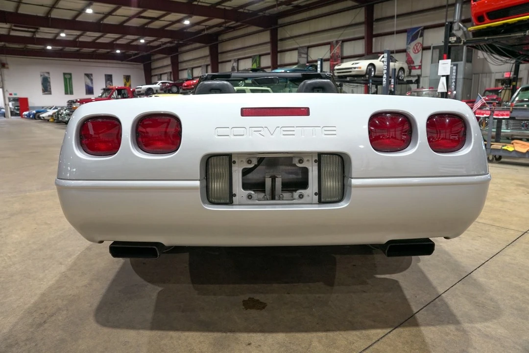 1996 Chevrolet - Image 7 of 31