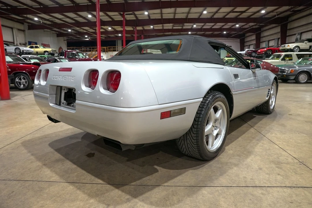1996 Chevrolet - Image 24 of 31