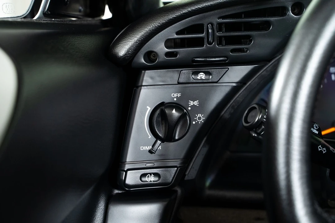 1996 Chevrolet Corvette C4 - Image 29 of 31