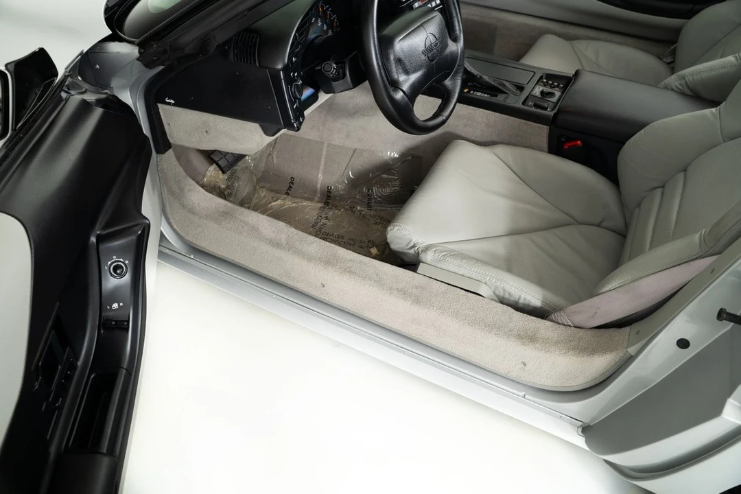 1996 Chevrolet Corvette C4 - Image 25 of 31