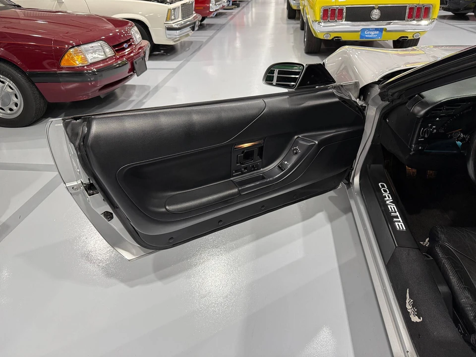 1996 Chevrolet Corvette C4 - Image 27 of 31
