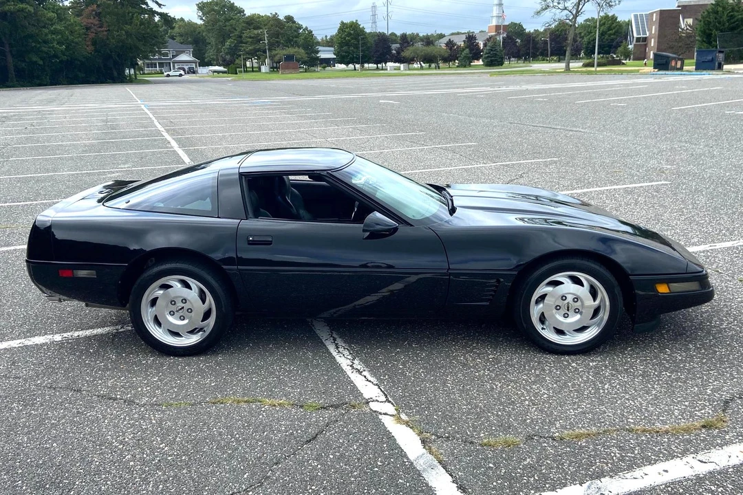 1996 Chevrolet Corvette C4 - Image 3 of 31