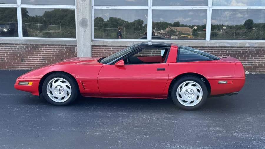 1996 Chevrolet Corvette C4 - Image 2 of 8