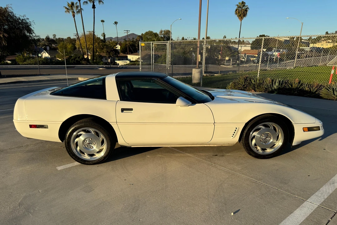 1996 Chevrolet Corvette C4 - Image 3 of 31