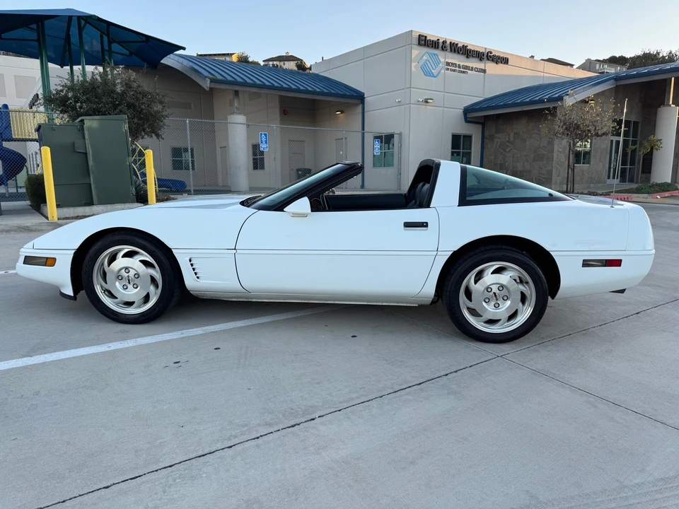 1996 Chevrolet Corvette C4 - Image 8 of 31