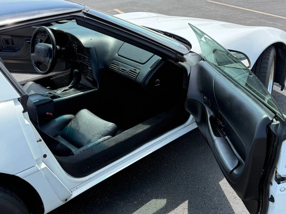 1996 Chevrolet Corvette C4 - Image 12 of 21