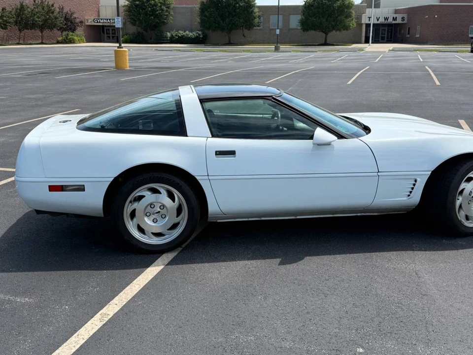 1996 Chevrolet Corvette C4 - Image 4 of 21
