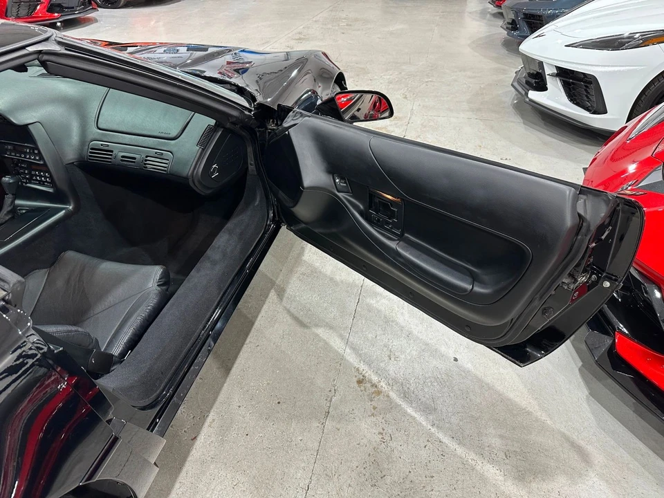 1996 Chevrolet Corvette C4 - Image 16 of 21
