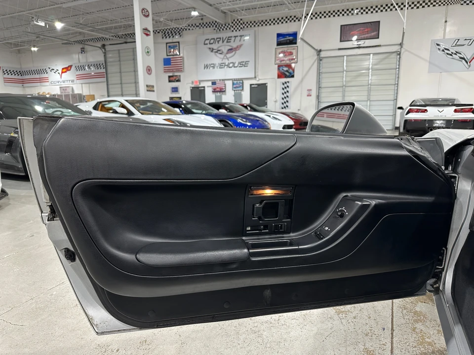 1996 Chevrolet Corvette C4 - Image 13 of 28
