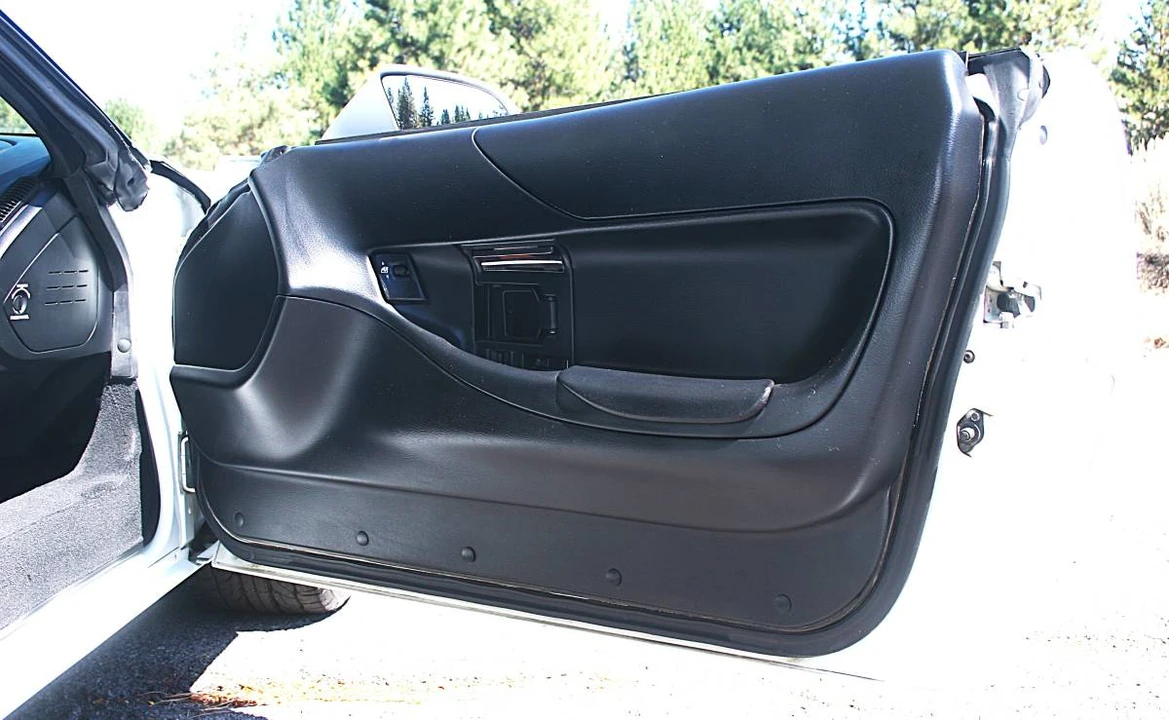 1996 Chevrolet Corvette C4 - Image 18 of 20