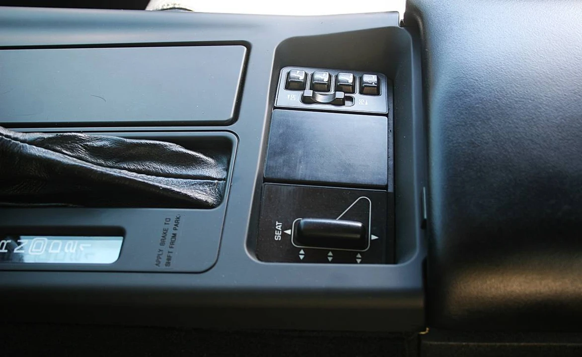 1996 Chevrolet Corvette C4 - Image 13 of 23