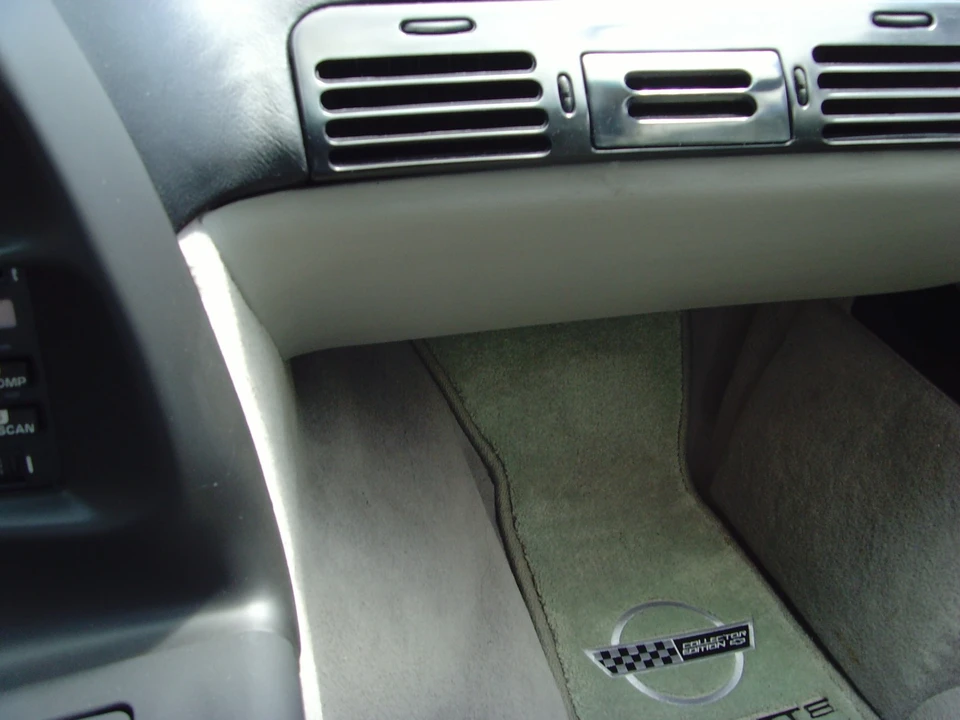 1996 Chevrolet Corvette C4 - Image 12 of 13