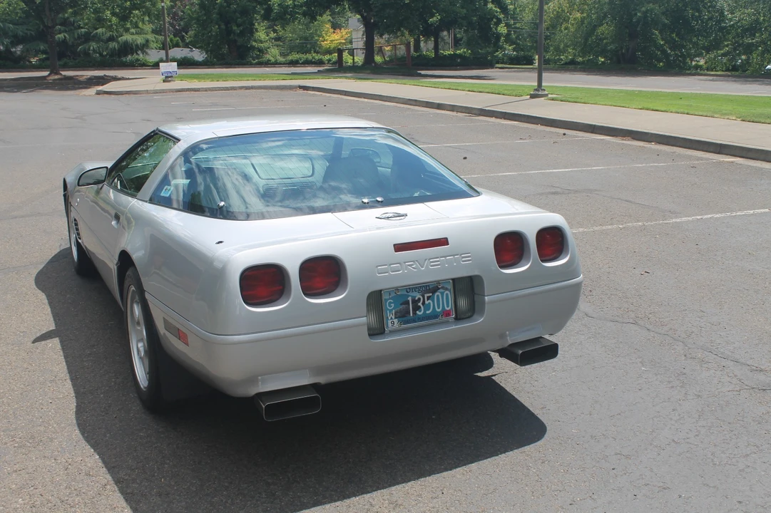 1996 Chevrolet Corvette C4 - Image 2 of 13