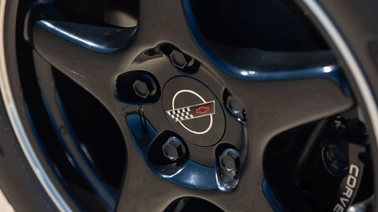1996 Chevrolet Corvette C4 - Image 16 of 30