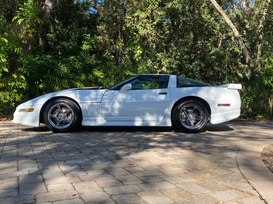 1996 Chevrolet Corvette C4 - Image 2 of 15