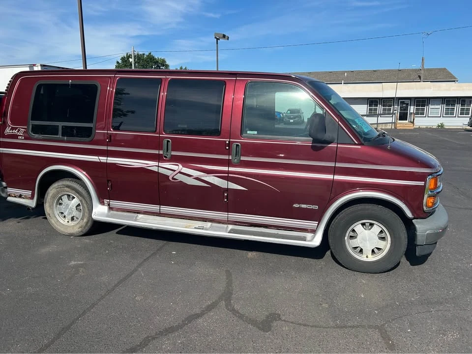 1996 Chevrolet G-Series Van - Image 5 of 12