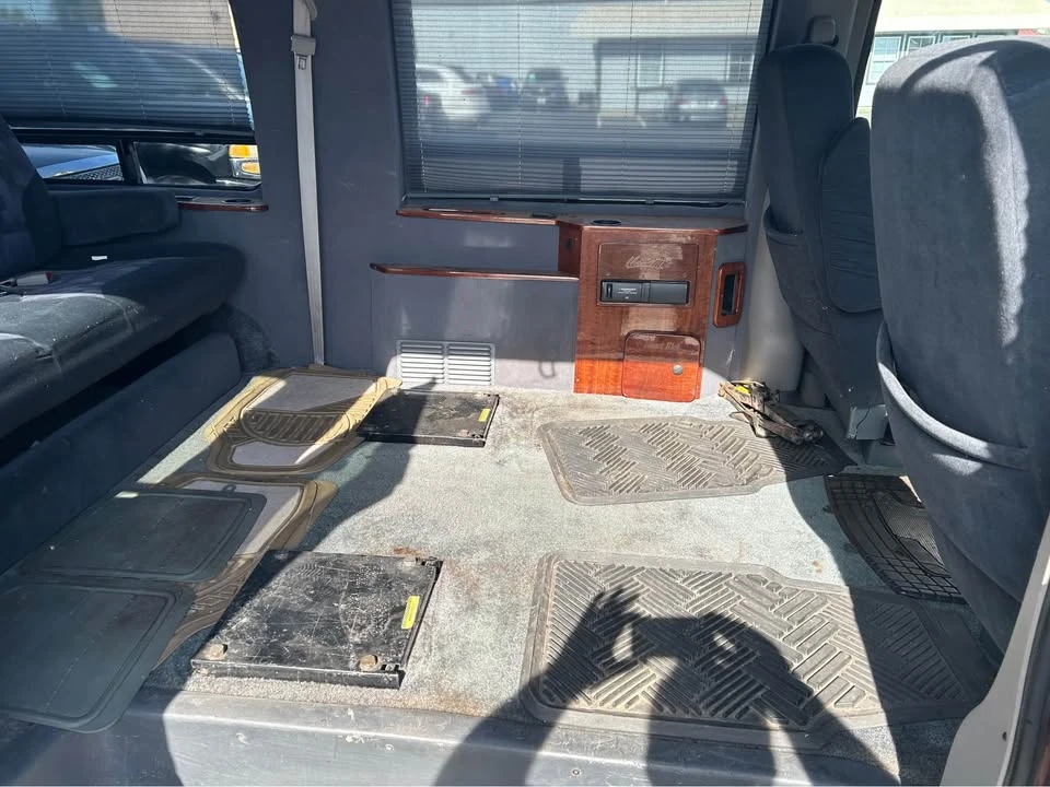 1996 Chevrolet G-Series Van - Image 8 of 12