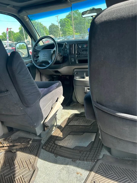 1996 Chevrolet G-Series Van - Image 10 of 12