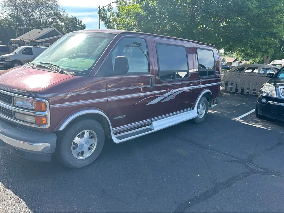 1996 Chevrolet G-Series Van - Image 2 of 12