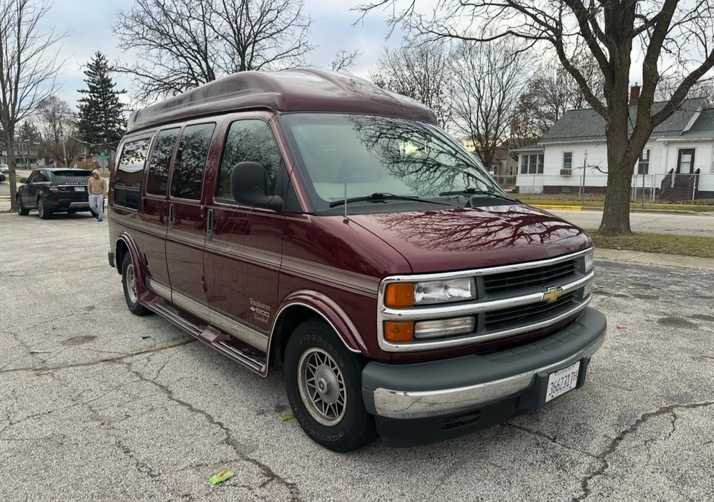 1996 Chevrolet G-Series Van - Image 2 of 16