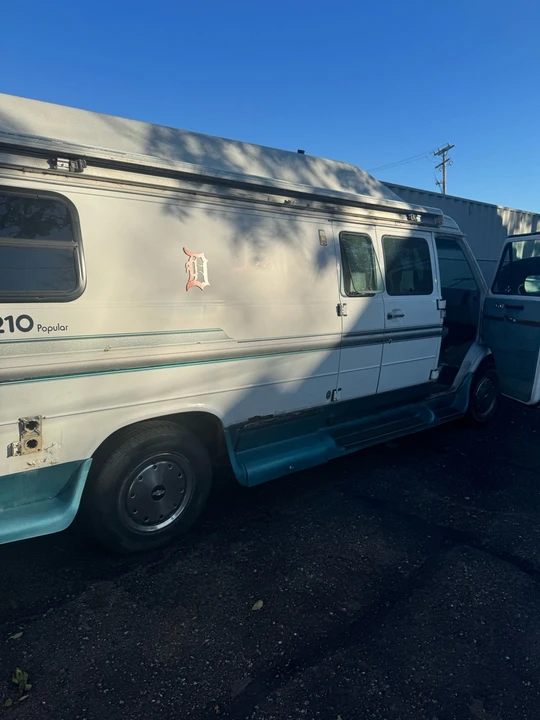 1996 Chevrolet G-Series Van - Image 2 of 15