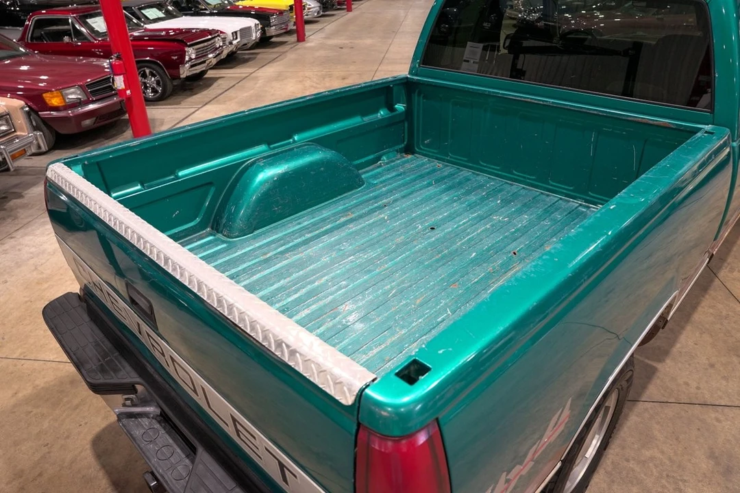 1996 Chevrolet C/K 4th Gen - Image 18 of 31