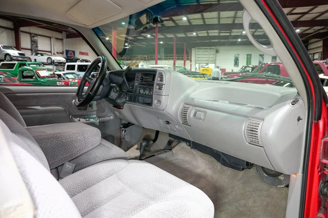 1996 Chevrolet Silverado - Image 14 of 31