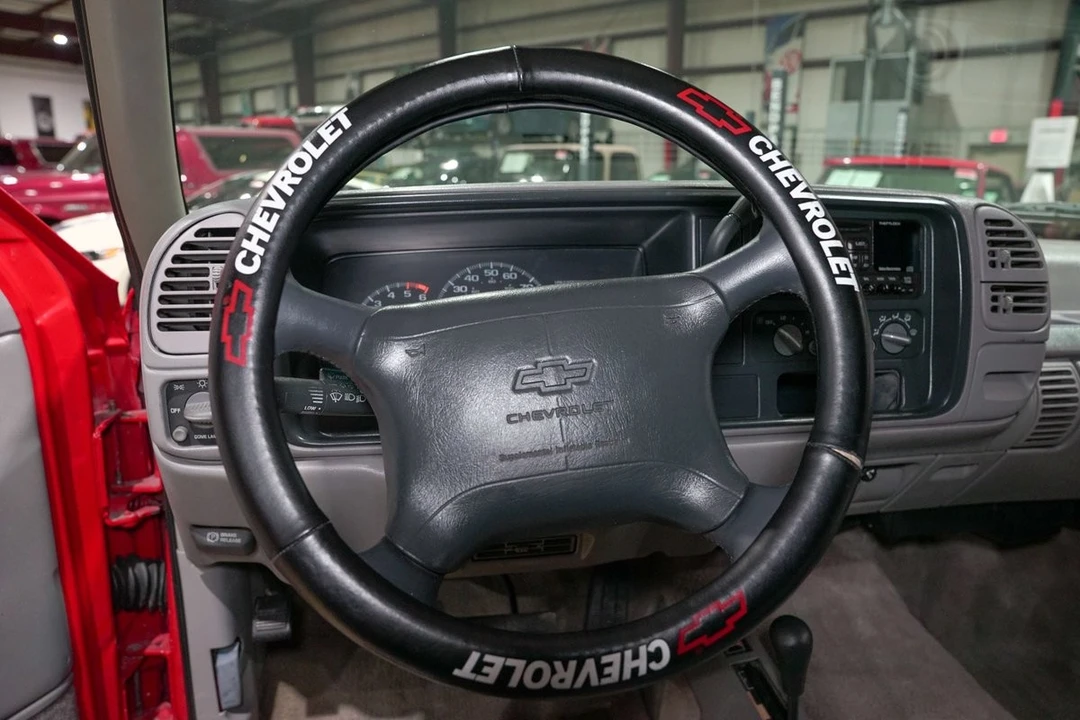 1996 Chevrolet Silverado - Image 17 of 31