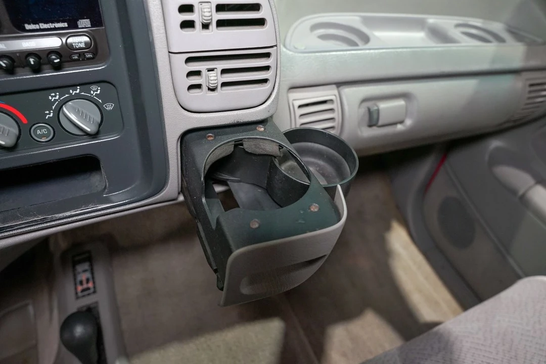 1996 Chevrolet Silverado - Image 23 of 31
