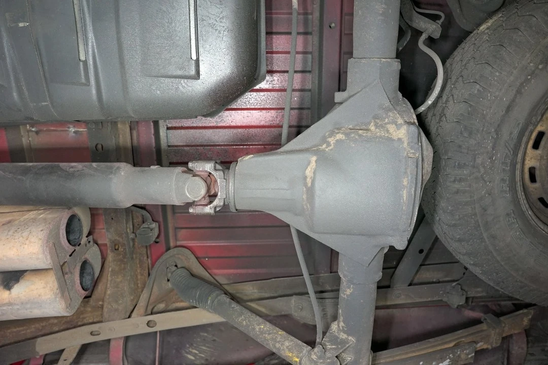 1996 Chevrolet Silverado - Image 28 of 31